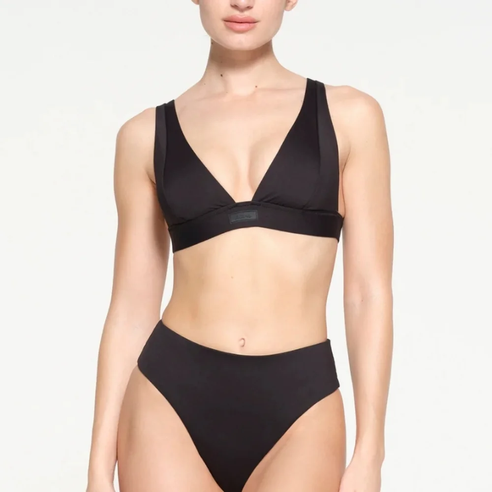 NEW SKIMS Recycled Swim Plunge Bra Bikini Top Black Onyx Medium